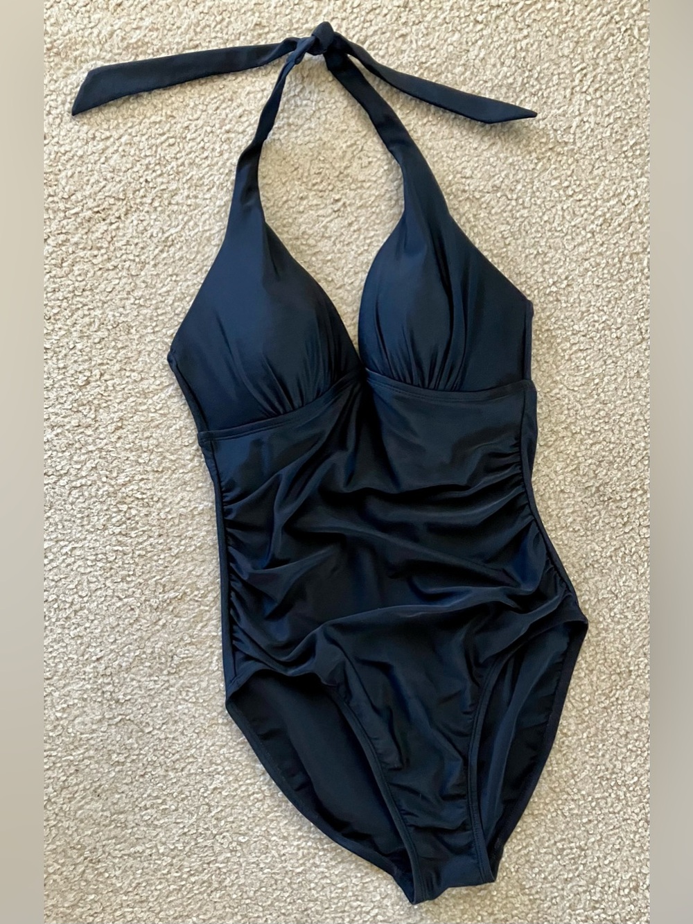 MERONA ♠️🖤 beautiful flattering sexy halter one piece bathing suit